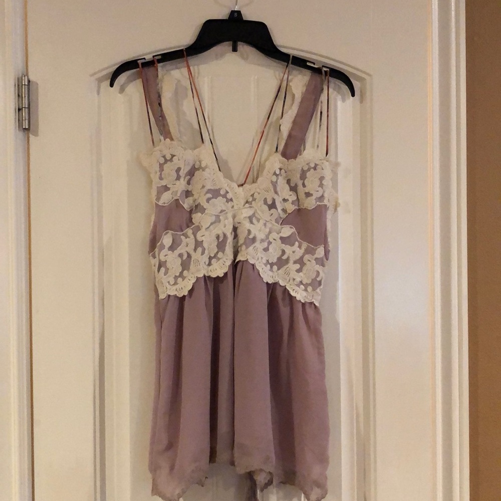 Gimmicks lace purple tank top